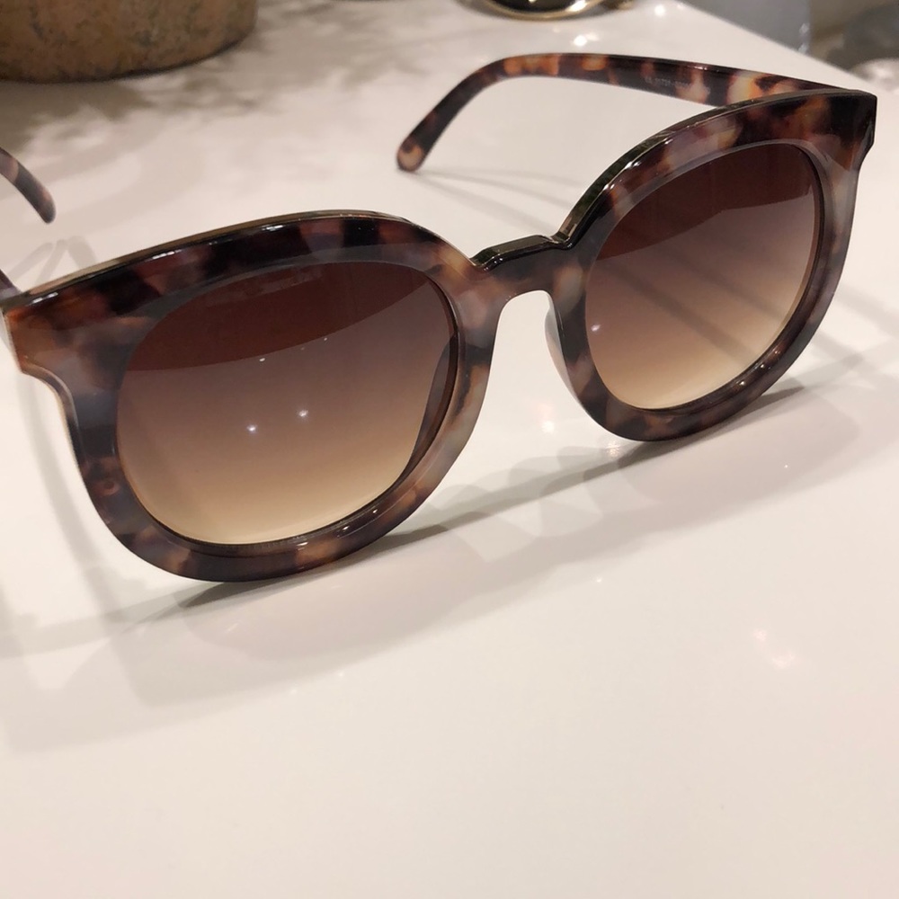 Beautiful sunglasses like new